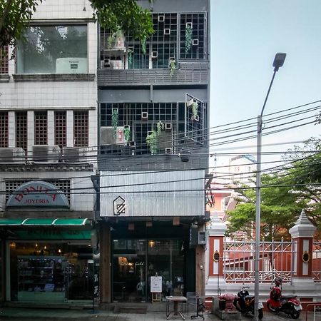 Zhelter'Bkk Hostel Bangkok Buitenkant foto