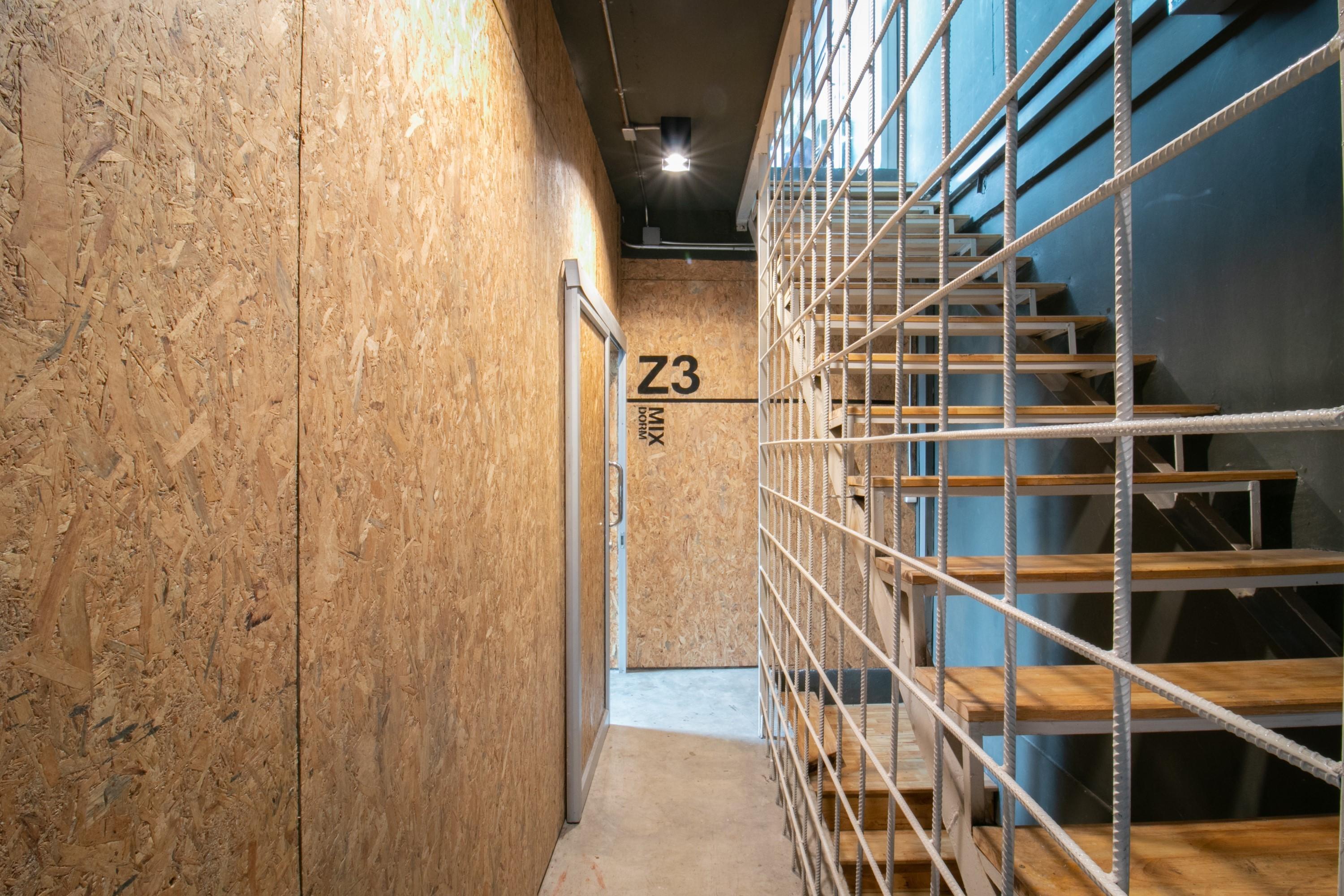 Zhelter'Bkk Hostel Bangkok Buitenkant foto