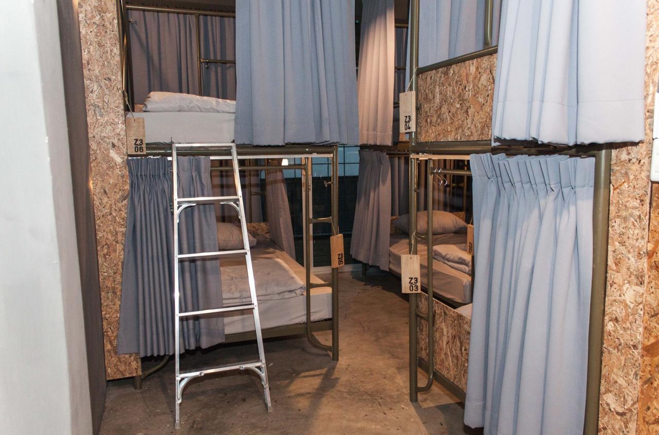 Zhelter'Bkk Hostel Bangkok Buitenkant foto