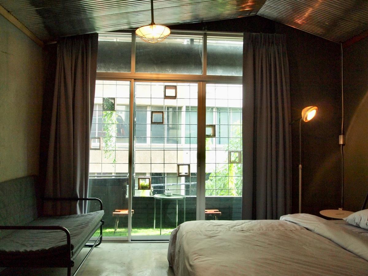Zhelter'Bkk Hostel Bangkok Buitenkant foto
