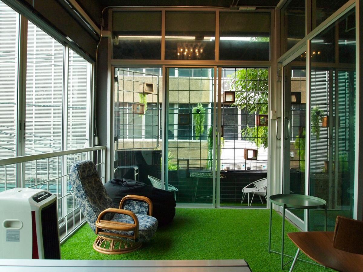Zhelter'Bkk Hostel Bangkok Buitenkant foto